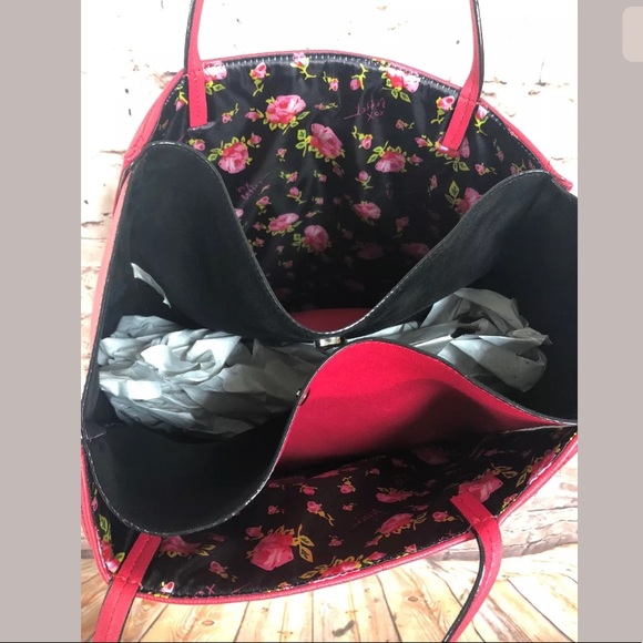 Betsey Johnson Quilted Heart Tote  Valentine’s Day - Picture 4 of 8